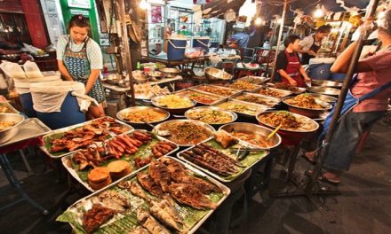 Street Food Terbaik Yang Tidak Boleh Dilewatkan
