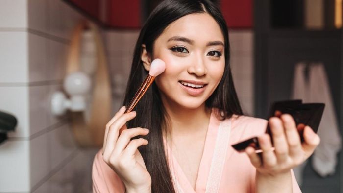 Tren Makeup Natural Yang Tetap Stylish