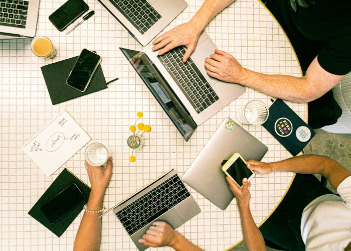 Tren Digitalisasi Yang Mengubah Cara Hidup Masyarakat
