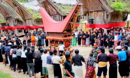 Kebiasaan Unik Masyarakat Di Berbagai Daerah Indonesia